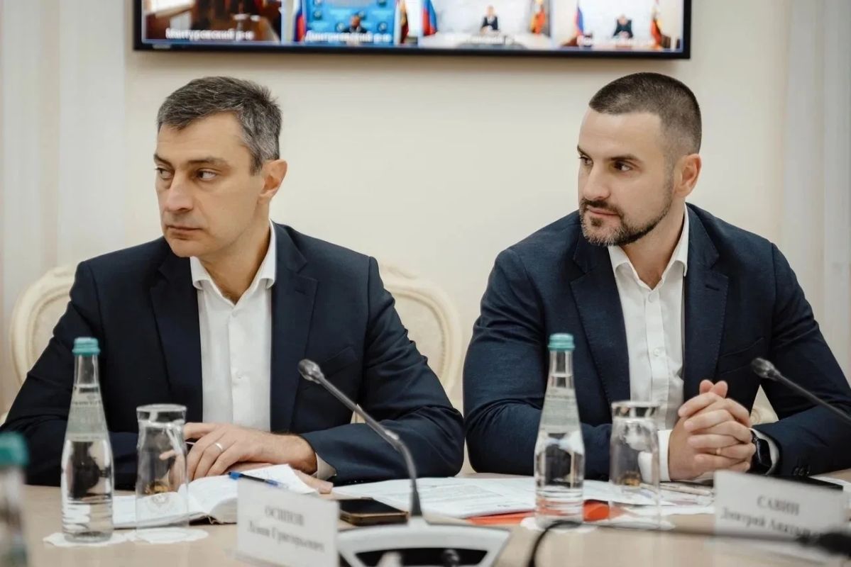 Сегодня состоялось заседание Правительства Курской области под руководством губернатора Курской области Александра Евсеевича Хинштейна Сегодня состоялось заседание Правительства Курской области под руководством губернатора Курской области Александра Евсеевича Хинштейна