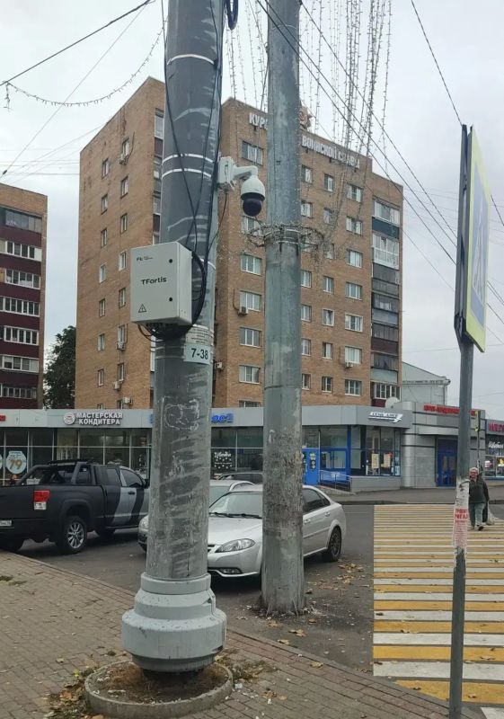 Друзья, в рамках поручений губернатора Александра Хинштецна, сегодня приступили к масштабной очистке нашего города от незаконной рекламы Друзья, в рамках поручений губернатора Александра Хинштецна, сегодня приступили к масштабной очистке нашего города от незаконной рекламы