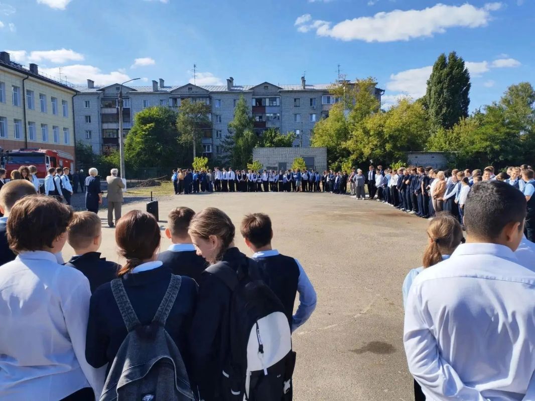 В курской школе №10 провели учебную пожарную эвакуацию В курской школе №10 провели учебную пожарную эвакуацию