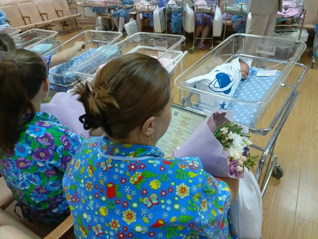 В курском перинатальном центре 20 семей получили первые документы малышей В курском перинатальном центре 20 семей получили первые документы малышей
