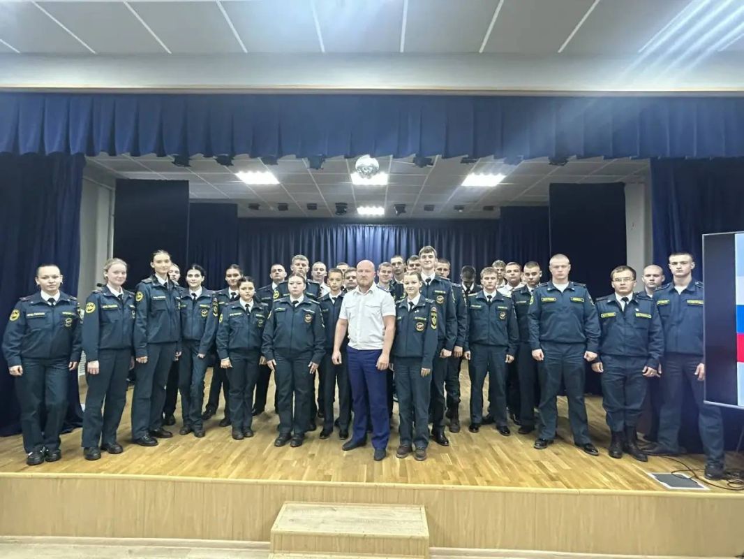 Прокурор Сеймского административного округа провел встречу с учащимися колледжа по вопросам противодействия коррупции Прокурор Сеймского административного округа провел встречу с учащимися колледжа по вопросам противодействия коррупции