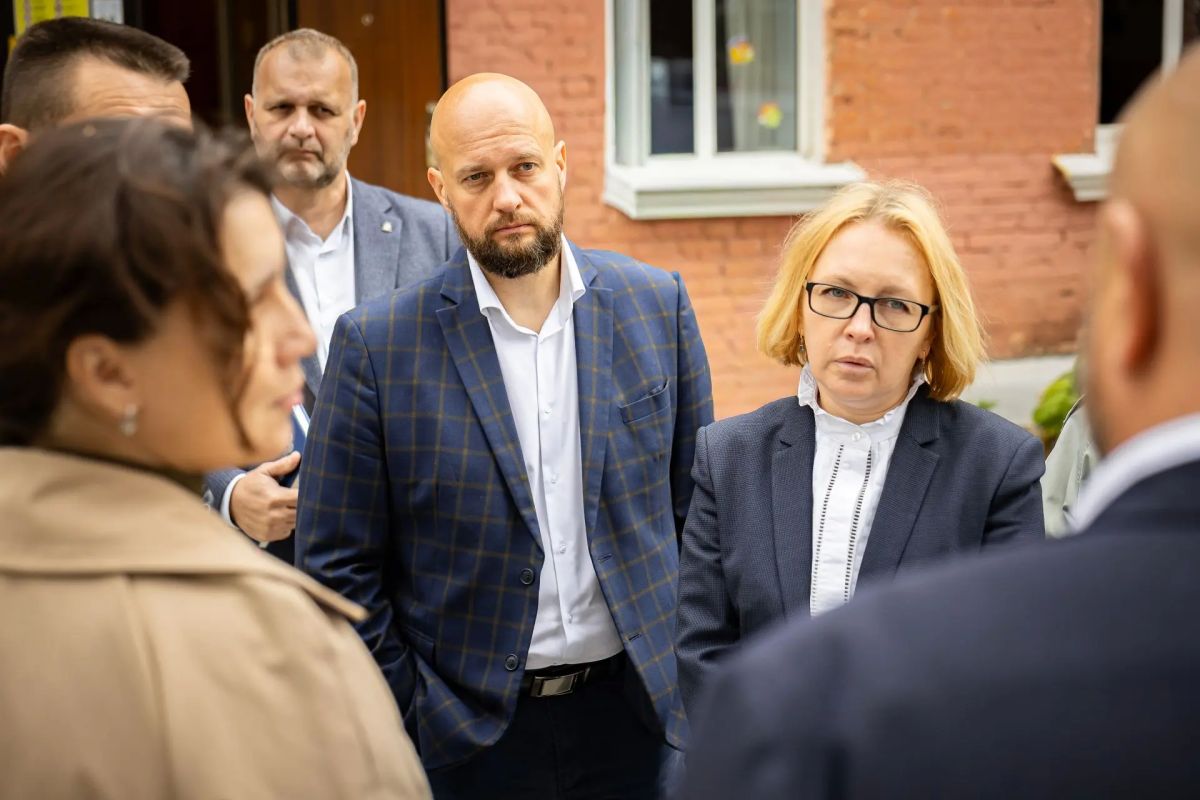 Вместе с губернатором Александром Хинштейном и коллегами побывали на объектах, которые пострадали этой ночью Вместе с губернатором Александром Хинштейном и коллегами побывали на объектах, которые пострадали этой ночью