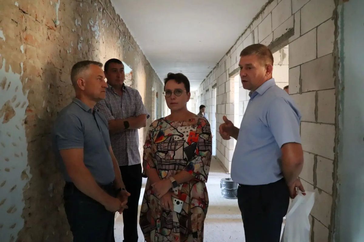 Первый заместитель губернатора – председатель Правительства Курской области Александр Чепик с рабочим визитом посетил Поныровский район Первый заместитель губернатора – председатель Правительства Курской области Александр Чепик с рабочим визитом посетил Поныровский район