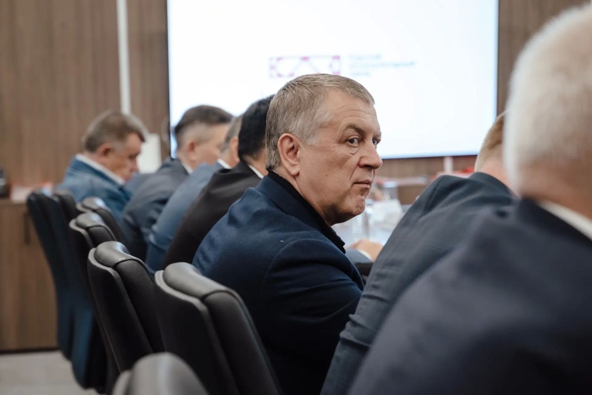 Александр Хинштейн: На площадке Курского аккумуляторного завода провели очередное заседание Совета по промышленности Курской области Александр Хинштейн: На площадке Курского аккумуляторного завода провели очередное заседание Совета по промышленности Курской области