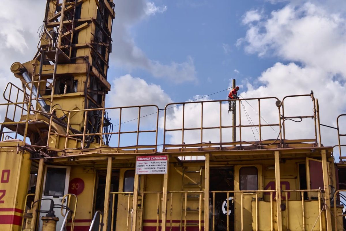 Машинист буровой установки Михайловского ГОКа Виктор Кандалов награждён медалью ордена «За заслуги перед Отечеством» II степени Машинист буровой установки Михайловского ГОКа Виктор Кандалов награждён медалью ордена «За заслуги перед Отечеством» II степени