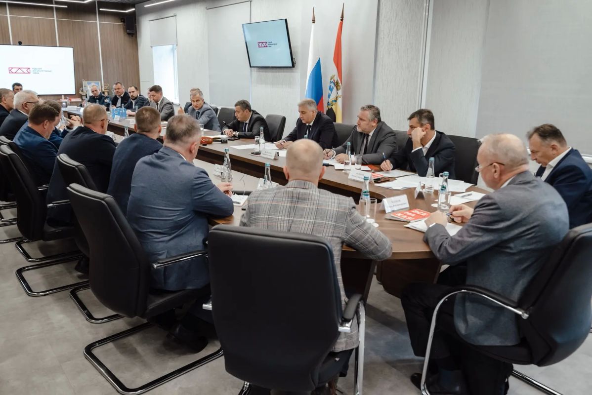Александр Хинштейн: На площадке Курского аккумуляторного завода провели очередное заседание Совета по промышленности Курской области Александр Хинштейн: На площадке Курского аккумуляторного завода провели очередное заседание Совета по промышленности Курской области