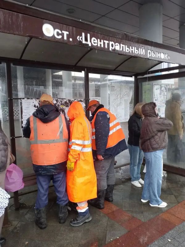 По поручению главы региона Александра Хинштейна мы продолжаем работу по очистке города от незаконной рекламы По поручению главы региона Александра Хинштейна мы продолжаем работу по очистке города от незаконной рекламы