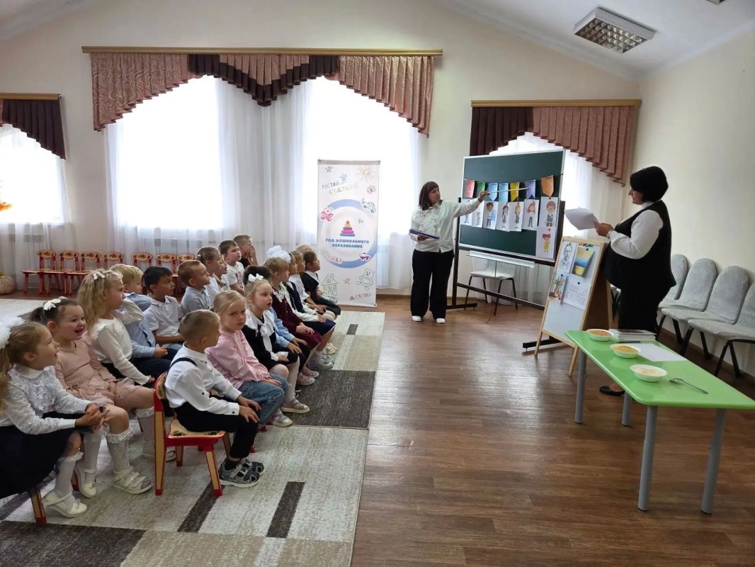 В МКДОУ "Детский сад г.Фатежа "Золотой ключик" для подготовительных к школе групп стартовал проект "Орлята - дошколята" В МКДОУ "Детский сад г.Фатежа "Золотой ключик" для подготовительных к школе групп стартовал проект "Орлята - дошколята"