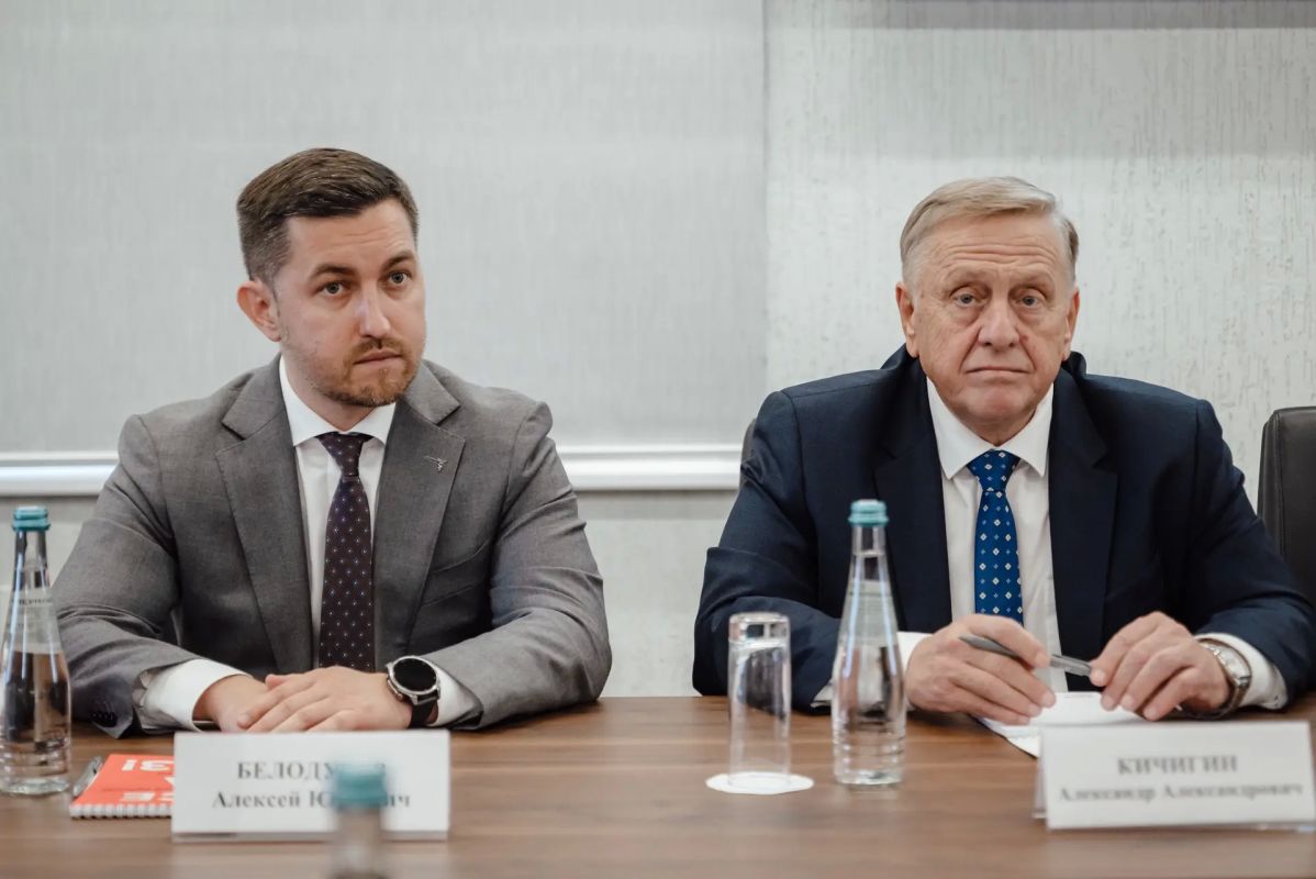 Александр Хинштейн: На площадке Курского аккумуляторного завода провели очередное заседание Совета по промышленности Курской области Александр Хинштейн: На площадке Курского аккумуляторного завода провели очередное заседание Совета по промышленности Курской области