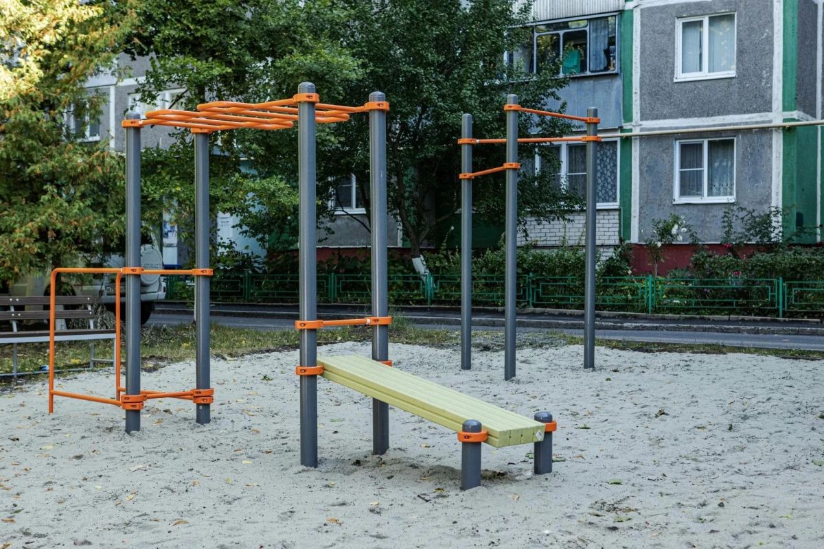 В Курске устанавливают новые детские площадки В Курске устанавливают новые детские площадки