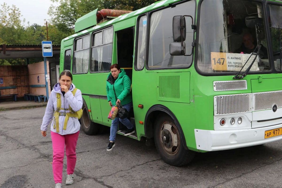 В поселке Халино сотрудники Минтранса провели проверку работы общественного транспорта В поселке Халино сотрудники Минтранса провели проверку работы общественного транспорта