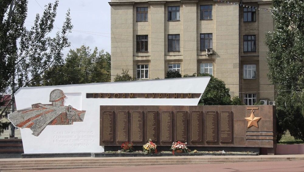 Городской пейзаж – это не только архитектура и улицы, но и художественные детали, которые создают особую атмосферу и узнаваемый облик города Городской пейзаж – это не только архитектура и улицы, но и художественные детали, которые создают особую атмосферу и узнаваемый облик города