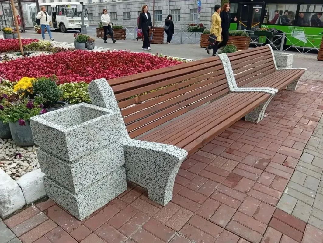 В центре Курска установят 120 новых скамеек В центре Курска установят 120 новых скамеек