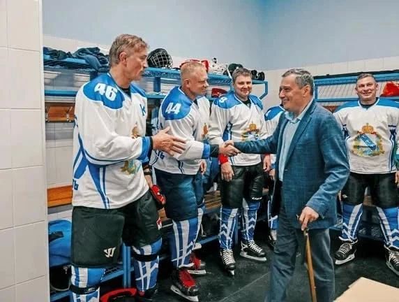 Александр Брыксин помог организовать мастер-класса звёзд хоккея для курских детей Александр Брыксин помог организовать мастер-класса звёзд хоккея для курских детей