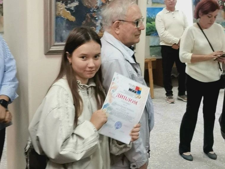 16 сентября 2026 года в Железногорском художественном колледже имени А.А.Дейнеки пленер завершился масштабной выставкой участников Международный конкурс-пленэр творческой школы для одарённых детей "Мастер-класс" 16 сентября 2026 года в Железногорском художественном колледже имени А.А.Дейнеки пленер завершился масштабной выставкой участников Международный конкурс-пленэр творческой школы для одарённых детей "Мастер-класс"