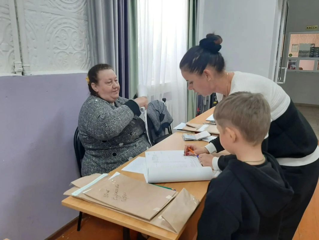 Продолжается досрочное голосование на выборах депутатов Государственной Думы 9-го созыва и депутатов Курской областной Думы 8-го созыва Продолжается досрочное голосование на выборах депутатов Государственной Думы 9-го созыва и депутатов Курской областной Думы 8-го созыва