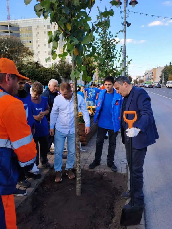 В Курске продолжают благоустраивать улицу Ленина В Курске продолжают благоустраивать улицу Ленина