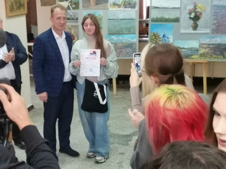 16 сентября 2026 года в Железногорском художественном колледже имени А.А.Дейнеки пленер завершился масштабной выставкой участников Международный конкурс-пленэр творческой школы для одарённых детей "Мастер-класс"
