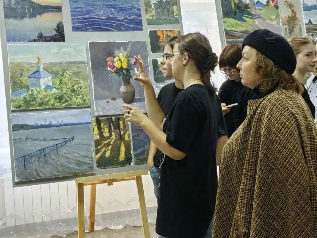 Выставка работ участников XX Международного конкурса-пленэра открылась в Железногорском художественном колледже имени А.А. Дейнеки Выставка работ участников XX Международного конкурса-пленэра открылась в Железногорском художественном колледже имени А.А. Дейнеки