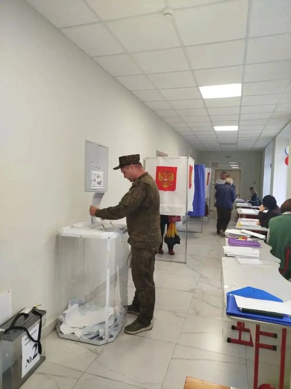 В Дмитриевском районе продолжается активное голосование В Дмитриевском районе продолжается активное голосование