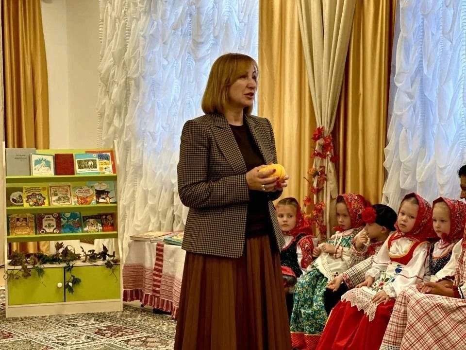На заседании в детском саду № 9 участники родительского клуба обсудили русские народные сказки На заседании в детском саду № 9 участники родительского клуба обсудили русские народные сказки