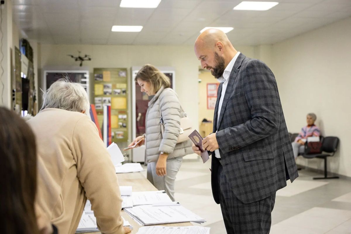 Друзья, приветствую вас!. Сегодня очень важный день Друзья, приветствую вас!. Сегодня очень важный день