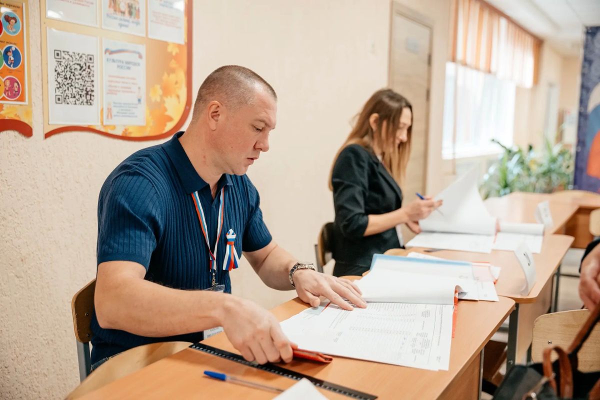 Александр Хинштейн: За стабильность, уверенность в завтрашнем дне, продолжение политики, которую проводит наш Президент, и за победу Александр Хинштейн: За стабильность, уверенность в завтрашнем дне, продолжение политики, которую проводит наш Президент, и за победу