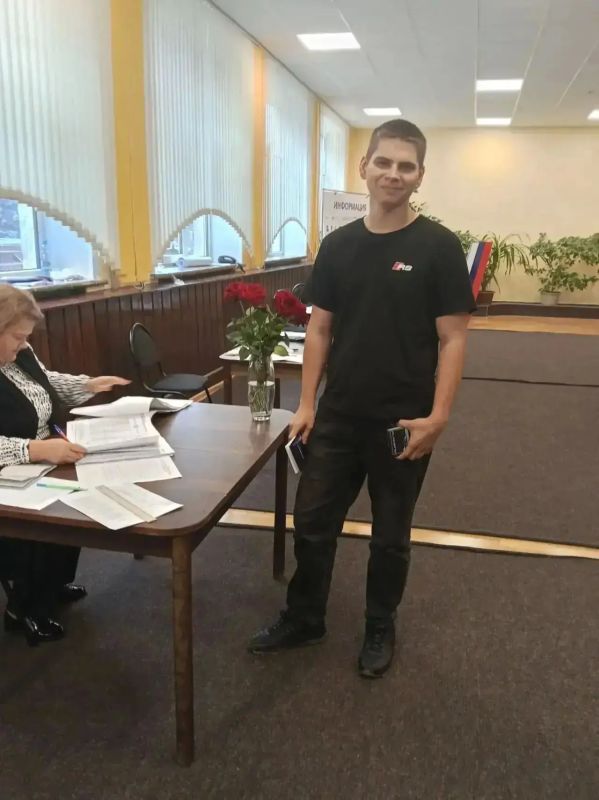 В Дмитриевском районе продолжается активное голосование В Дмитриевском районе продолжается активное голосование