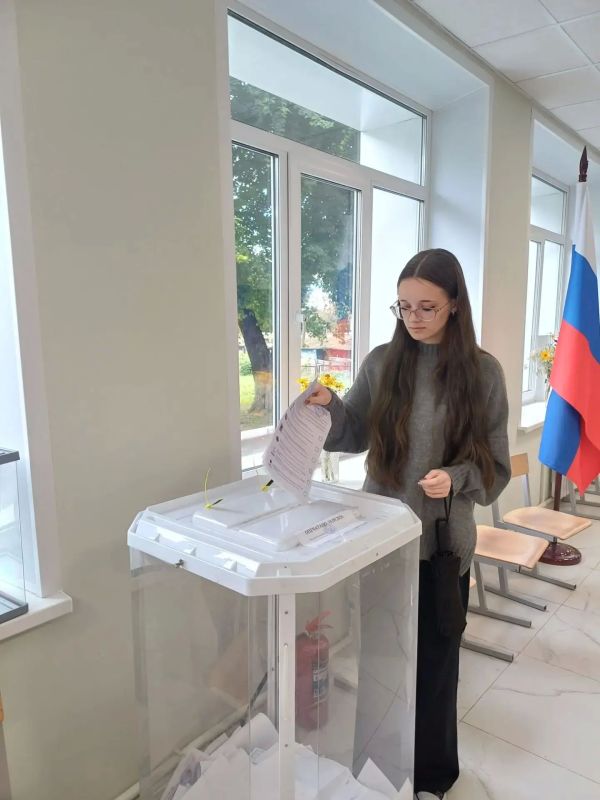 В Дмитриевском районе продолжается активное голосование В Дмитриевском районе продолжается активное голосование