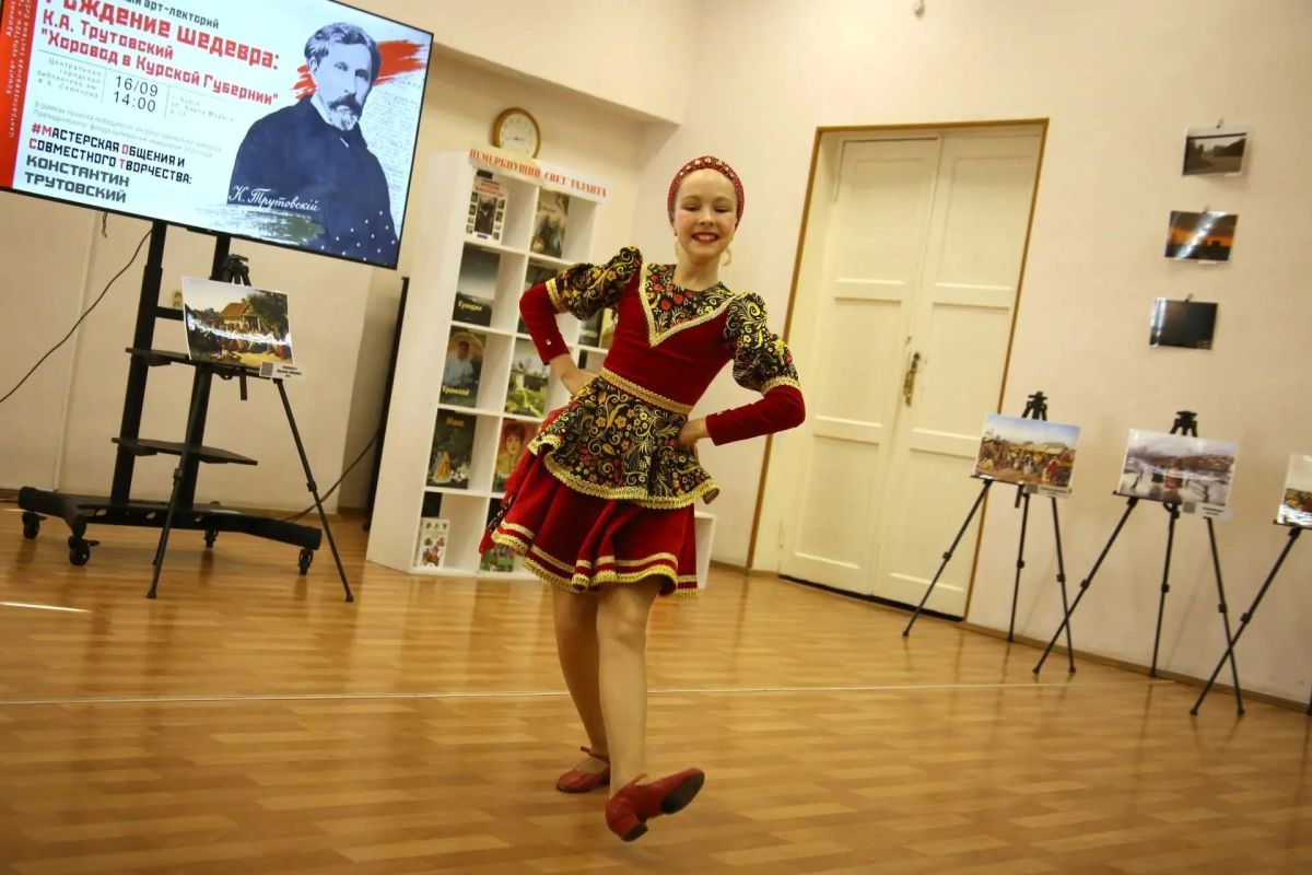 В Центральной городской библиотеке им. Ф. А. Семёнова прошел интерактивный арт-лекторий, посвященный Константину Трутовскому В Центральной городской библиотеке им. Ф. А. Семёнова прошел интерактивный арт-лекторий, посвященный Константину Трутовскому