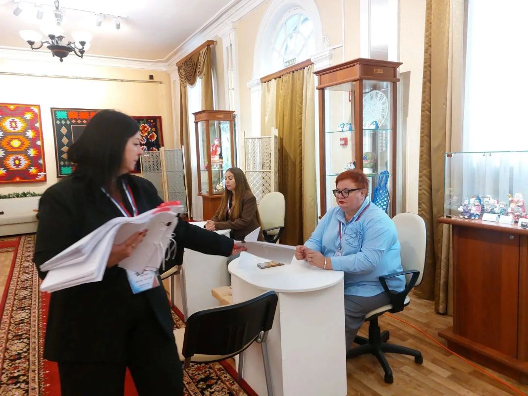 В Курской области стартовали основные дни голосования 18 сентября начались основные дни голосования на выборах в Государственную Думу и Курскую областную Думу В Курской области стартовали основные дни голосования 18 сентября начались основные дни голосования на выборах в Государственную Думу и Курскую областную Думу