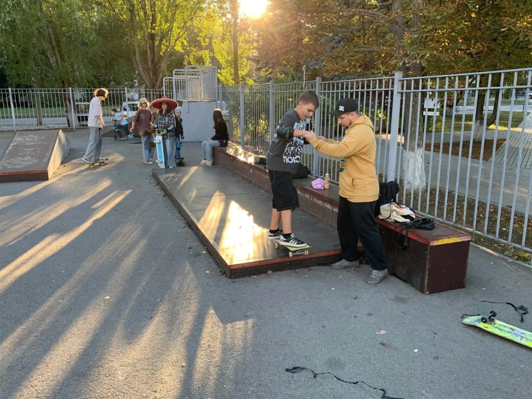 скейт-парке «Гелиос» продолжаются занятия школы скейтбординга