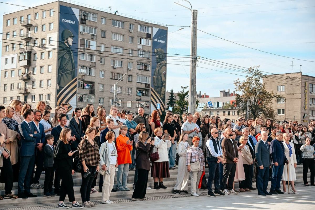 В Курске открыли новый сухой фонтан В Курске открыли новый сухой фонтан