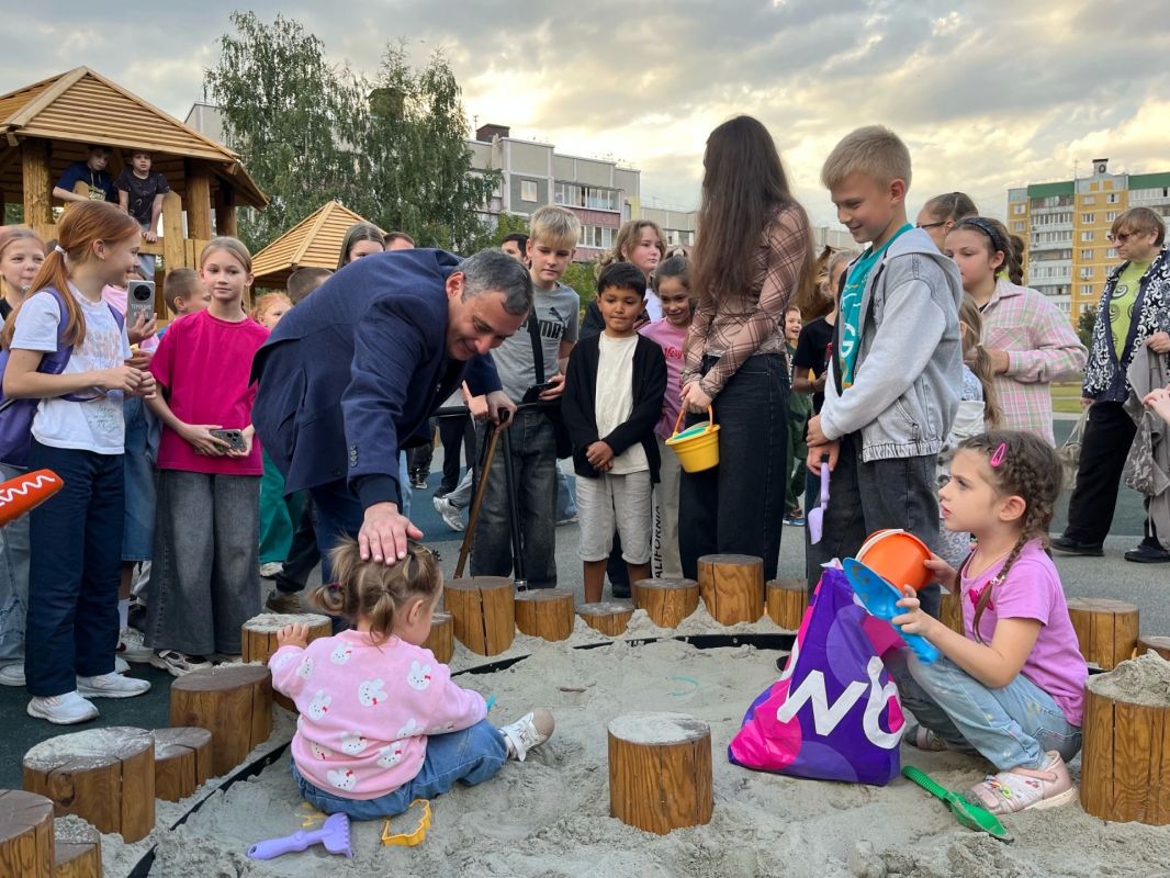 В Курске привели в порядок сквер на улице Студенческой В Курске привели в порядок сквер на улице Студенческой