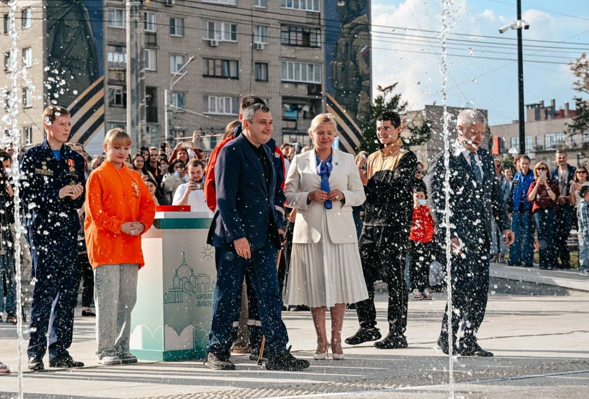 В Курске открыли новый сухой фонтан В Курске открыли новый сухой фонтан