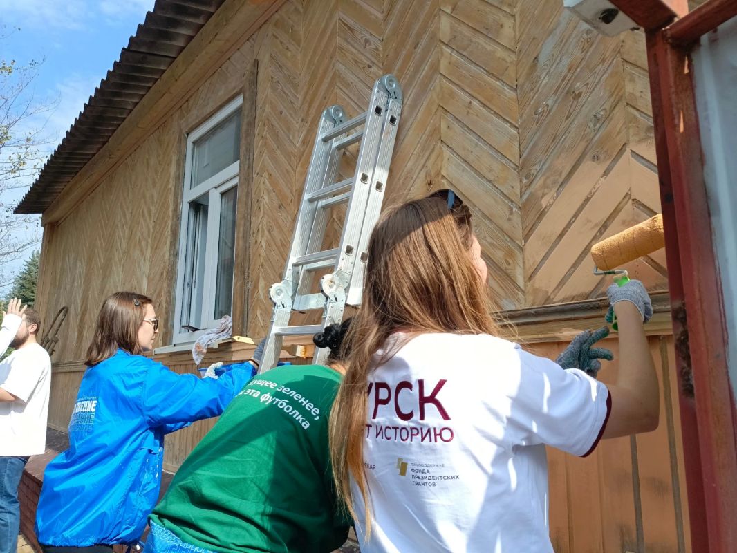 В Курске продолжают восстанавливать дом краеведа Георгия Булгакова в рамках «Том Сойер Фест» В Курске продолжают восстанавливать дом краеведа Георгия Булгакова в рамках «Том Сойер Фест»