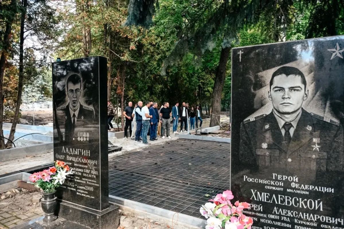 На Никитском кладбище в Курске благоустройство находится в самом разгаре