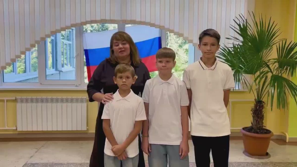 Многодетная мама из Курска пришла на избирательный участок вместе с младшими сыновьями