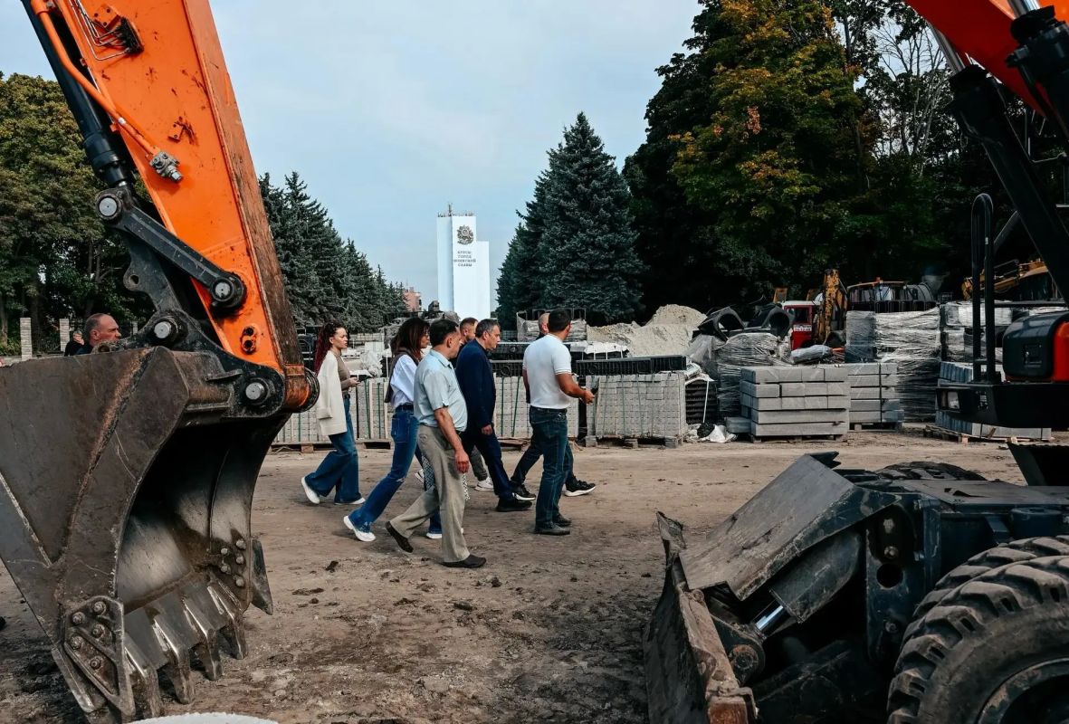 В Курске приводят в порядок Никитское кладбище В Курске приводят в порядок Никитское кладбище