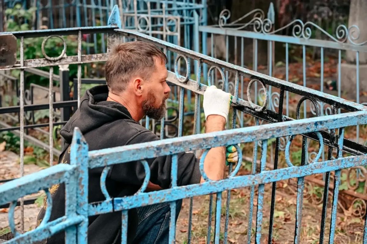 На Никитском кладбище в Курске благоустройство находится в самом разгаре На Никитском кладбище в Курске благоустройство находится в самом разгаре
