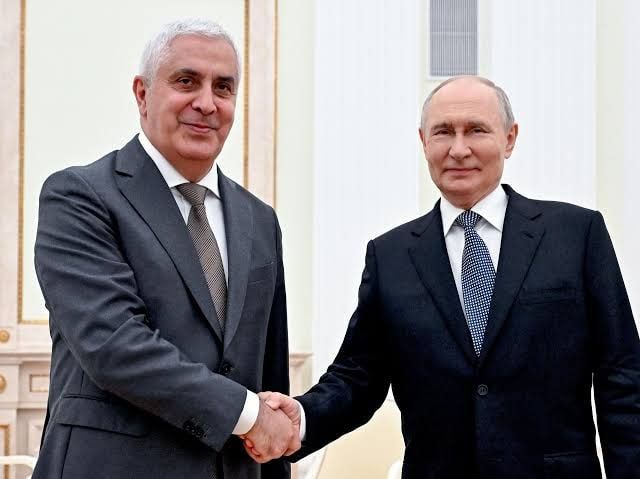 Еще раз об убедительной победе в Южной Осетии кандидата, поддержанного Путиным: