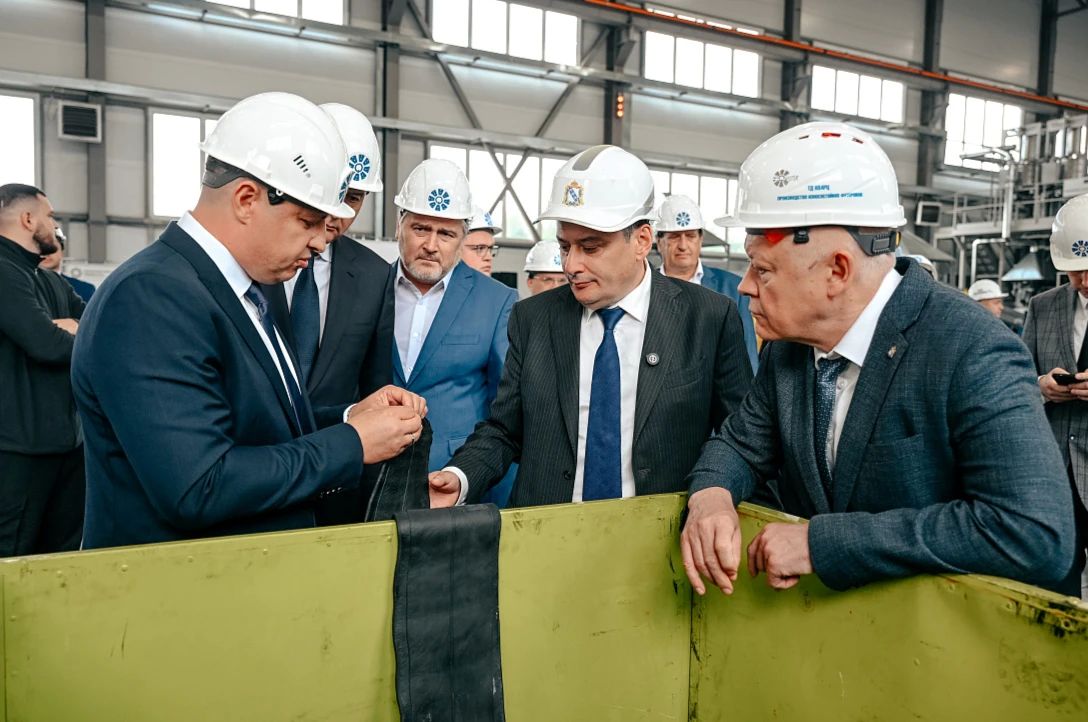 Новое производство в Железногорске запустил глава региона Александр Хинштейн