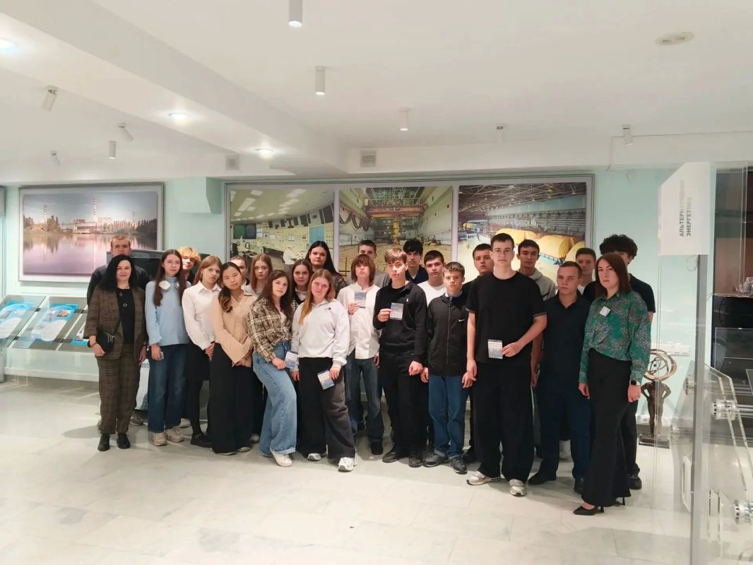 84 будущих атомщика познакомились с Курской АЭС поближе 84 будущих атомщика познакомились с Курской АЭС поближе