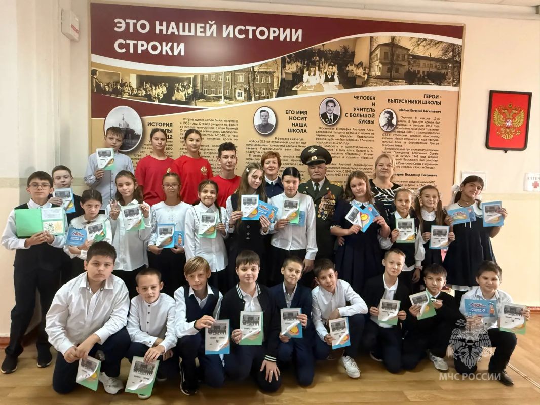Живая история службы для курских школьников Живая история службы для курских школьников