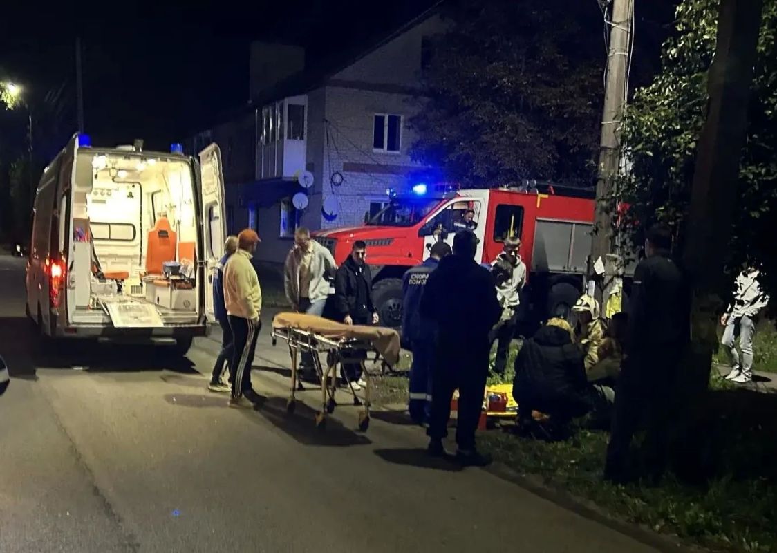 18 сентября в 22:43 в ПЧ -45 Фатежского района Противопожарной службы комитета региональной безопасности Курской области поступило сообщение о ДТП в г.Фатеже на ул.Веселой. К месту выехал 1 ход ПЧ -45