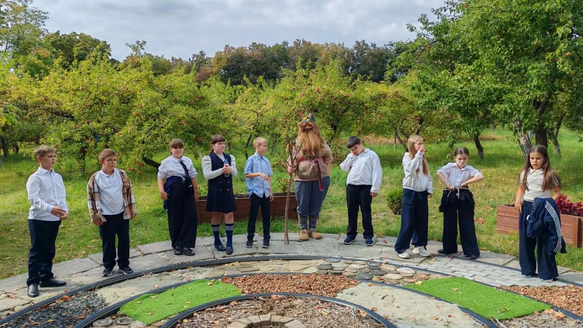 Курские школьники прошли посвящение в «Эколята» Курские школьники прошли посвящение в «Эколята»