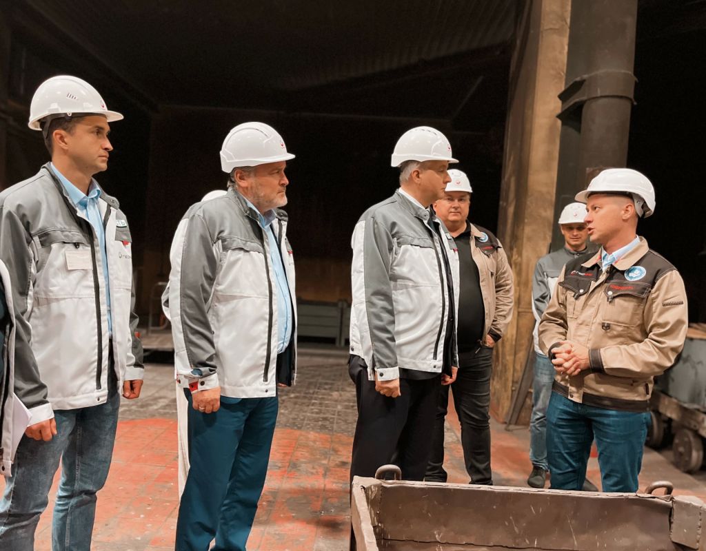 Заместитель губернатора Курской области Сергей Фофанов ознакомился с производством на заводе «Геомаш» в Щиграх Заместитель губернатора Курской области Сергей Фофанов ознакомился с производством на заводе «Геомаш» в Щиграх