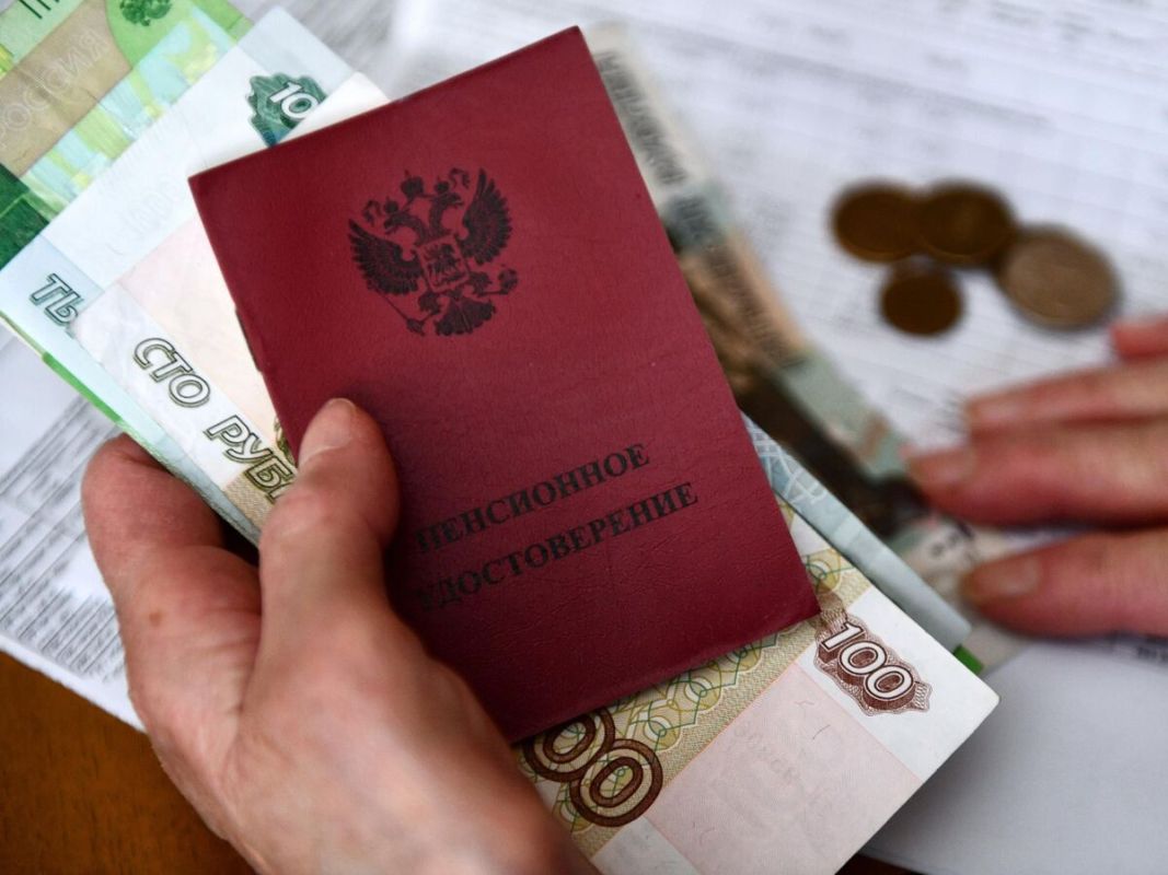 Пенсии россиян: индексация затронет работающих пенсионеров