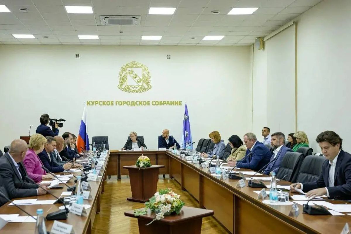 Курские единороссы поддержали изменения в порядке выплат за пострадавший при обстрелах транспорт Курские единороссы поддержали изменения в порядке выплат за пострадавший при обстрелах транспорт