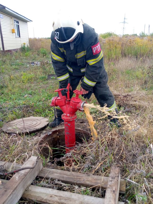 Огнеборцы Золотухинского района проводят осеннюю проверку противопожарного водоснабжения Огнеборцы Золотухинского района проводят осеннюю проверку противопожарного водоснабжения